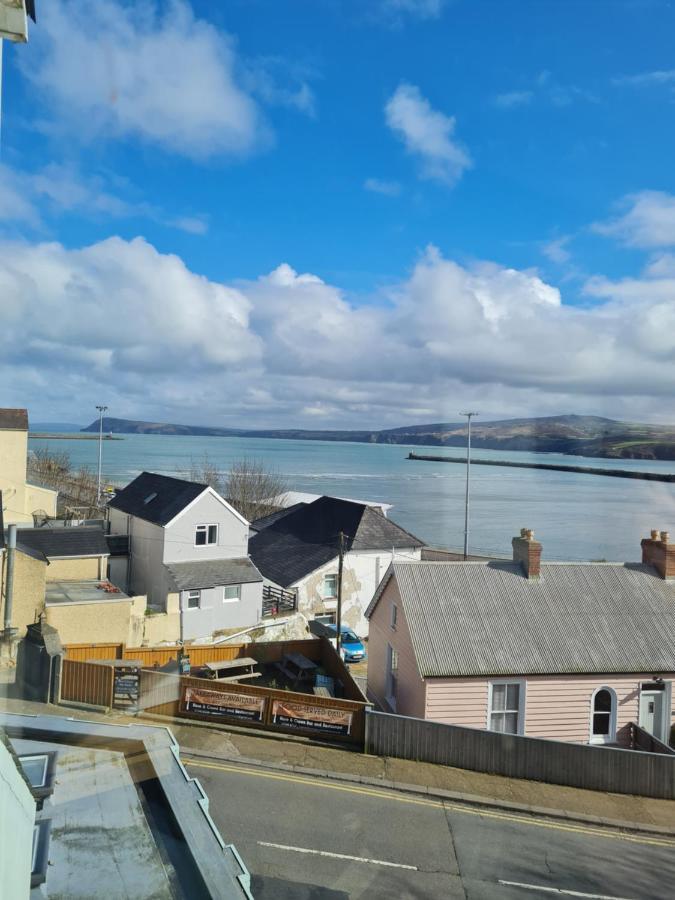 The Hope And Anchor Hotel Goodwick Exterior photo
